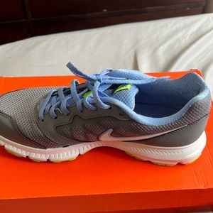 Nike shoes size 9 grey , blue , and white